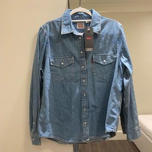 Women’s Levi’s Jean button down size medium